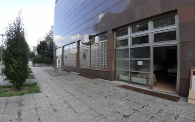 Podjela udžbenika i radnih bilježnica engleski i njemački napredni u vanjskoj učionici – prvi razredi i staklena veliki odmor!